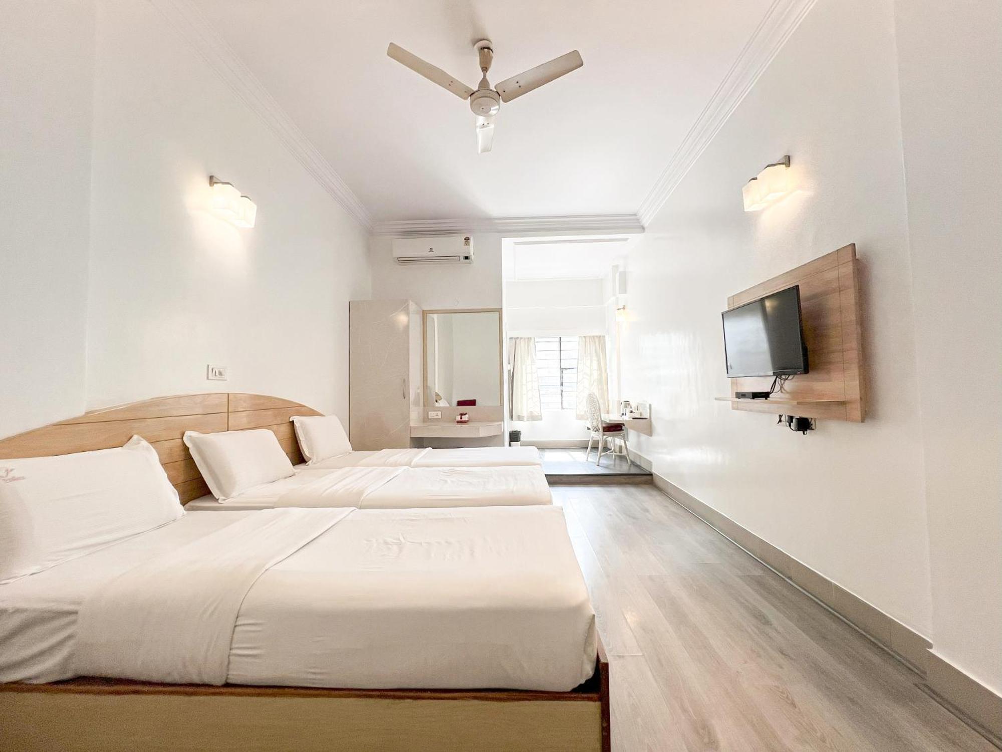 Hotel Vellara Bangalore Exterior photo