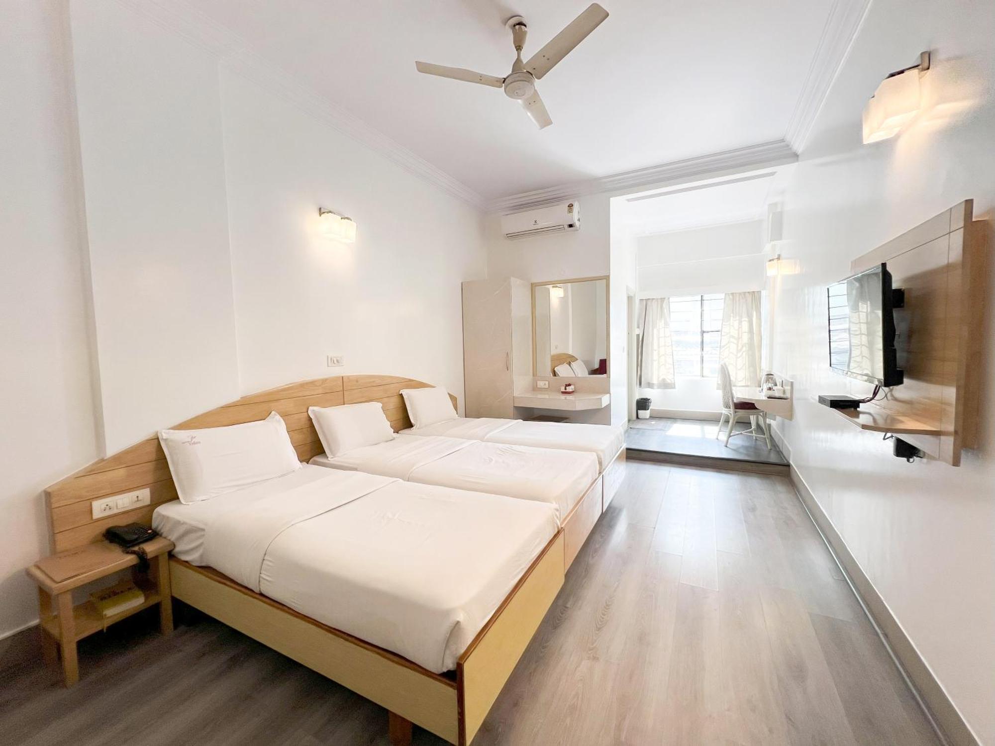 Hotel Vellara Bangalore Exterior photo