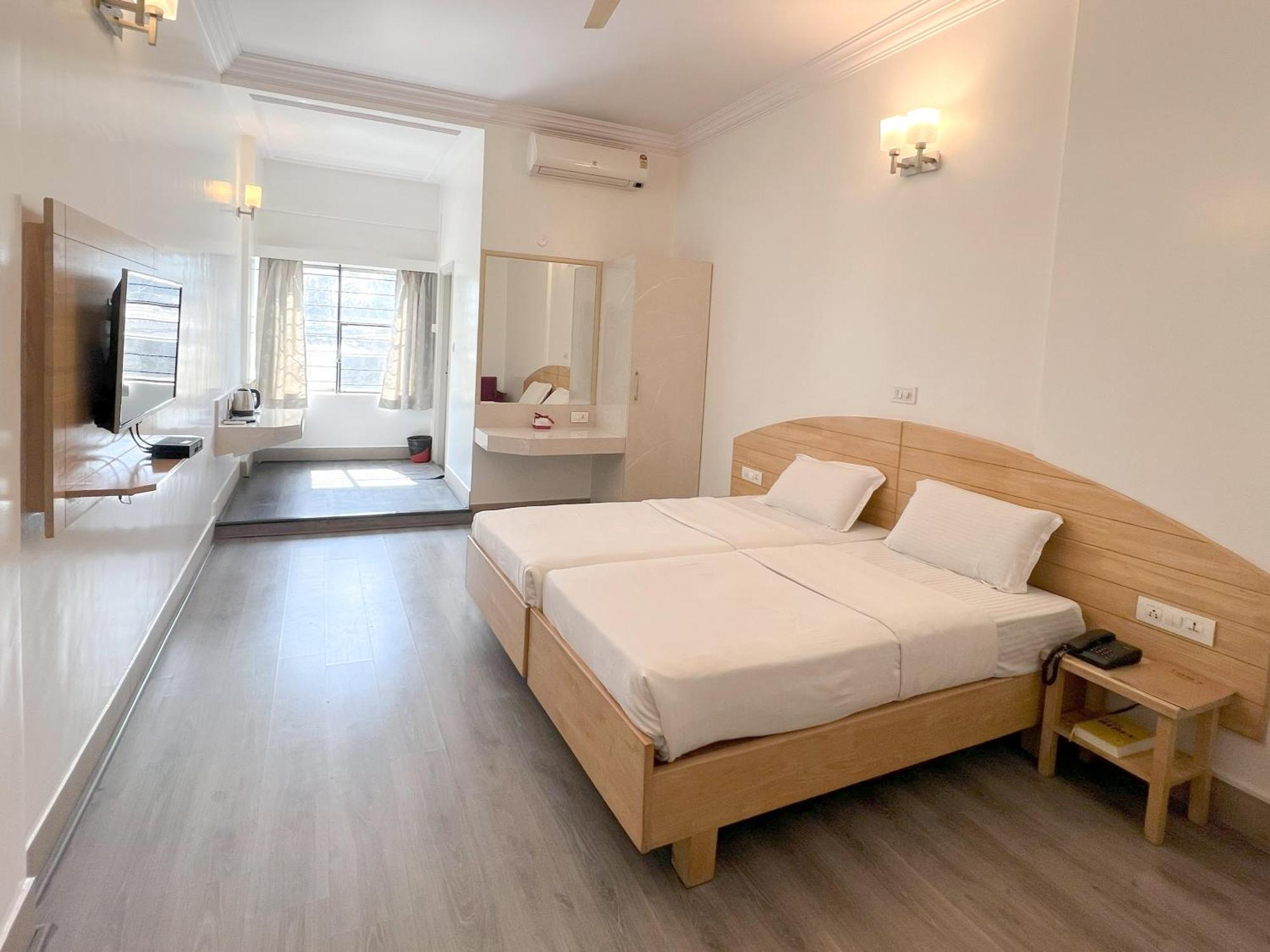 Hotel Vellara Bangalore Exterior photo