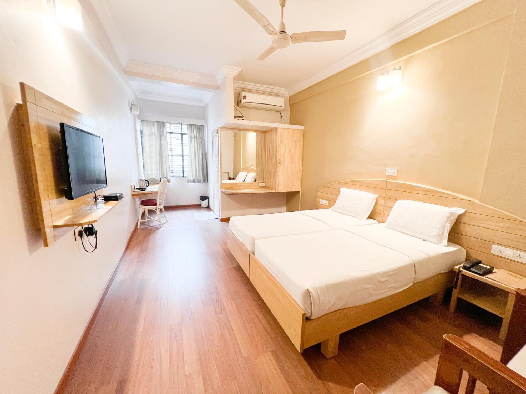 Hotel Vellara Bangalore Exterior photo