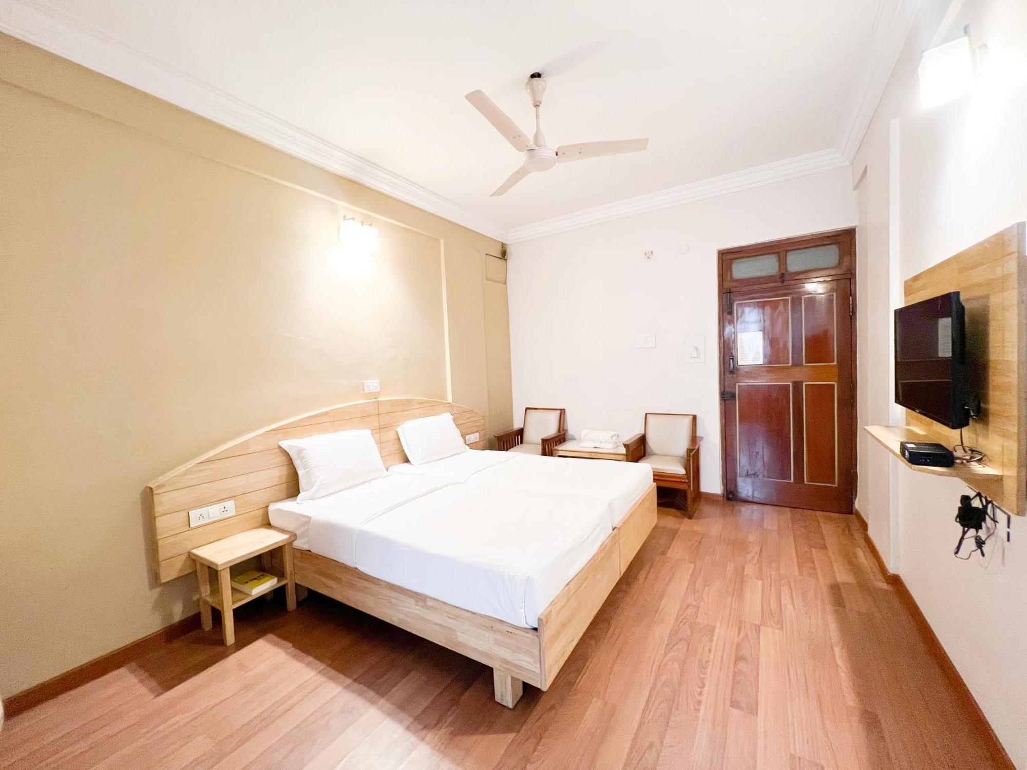 Hotel Vellara Bangalore Exterior photo