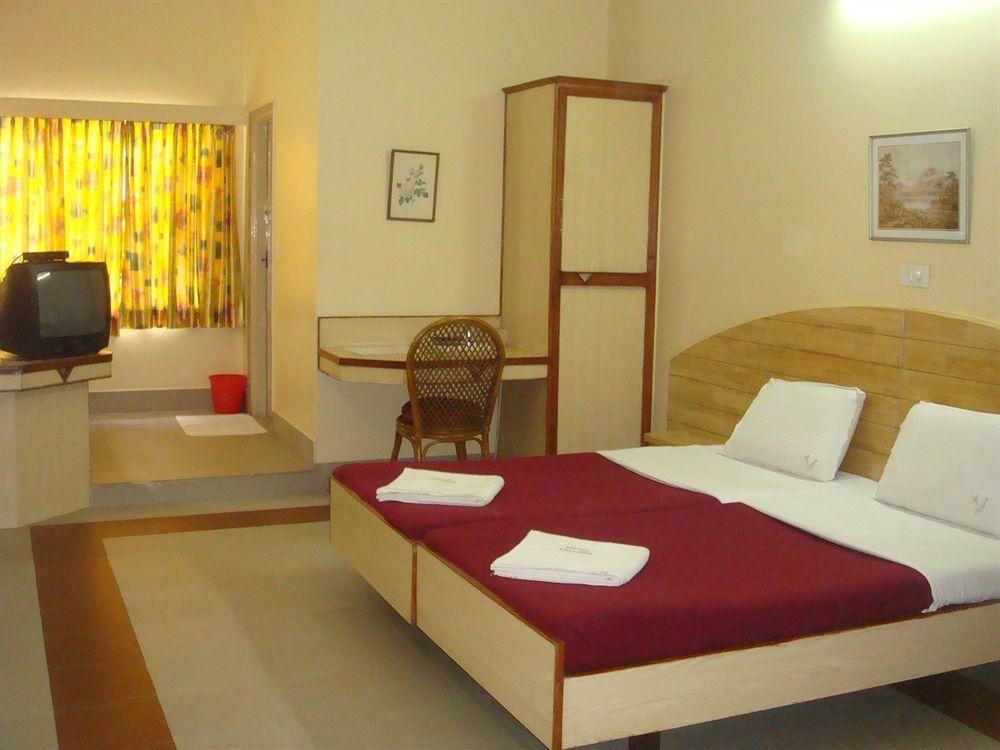 Hotel Vellara Bangalore Exterior photo