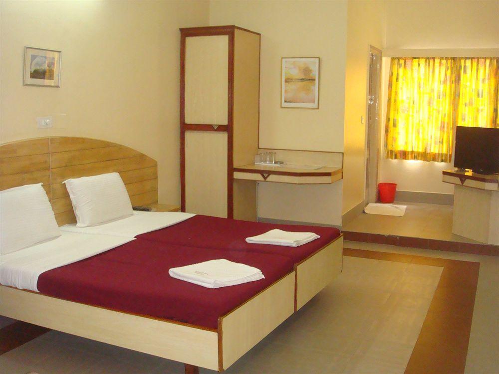 Hotel Vellara Bangalore Exterior photo