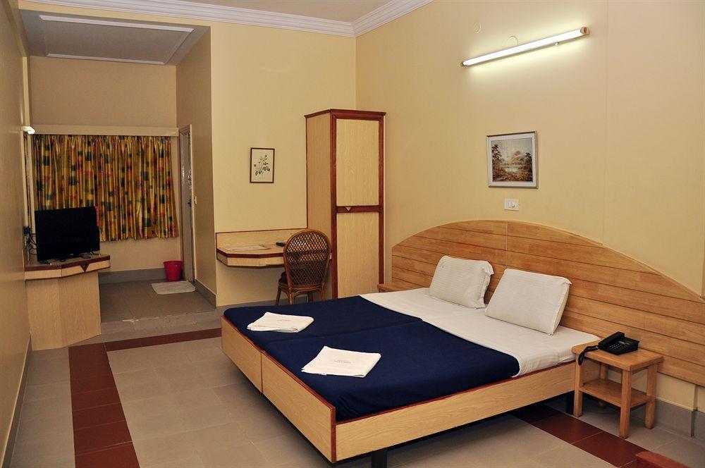 Hotel Vellara Bangalore Exterior photo