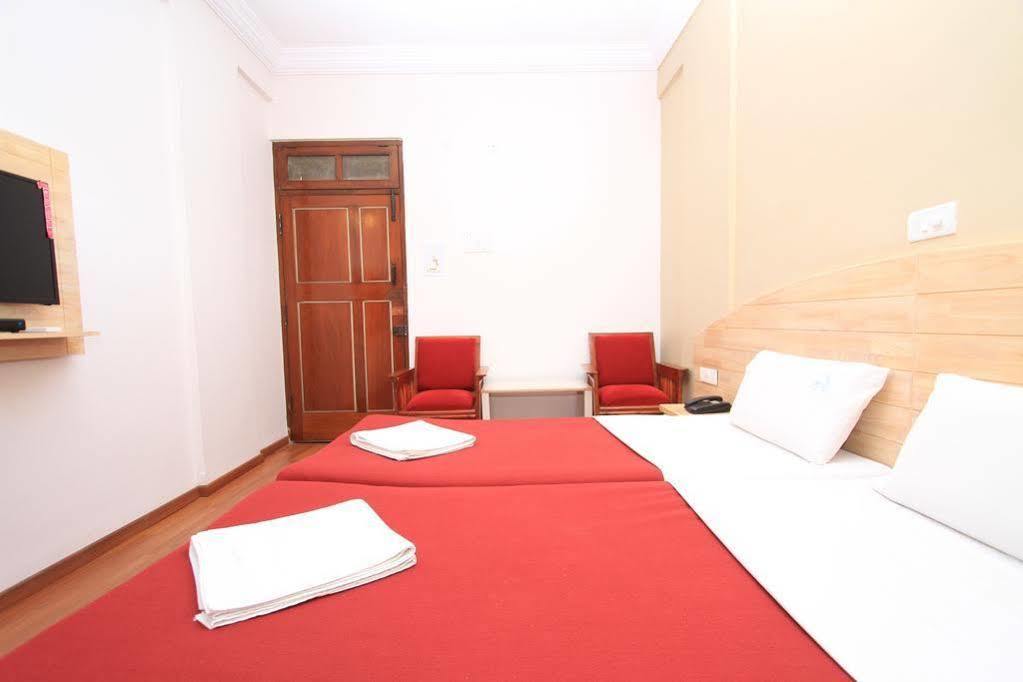 Hotel Vellara Bangalore Exterior photo