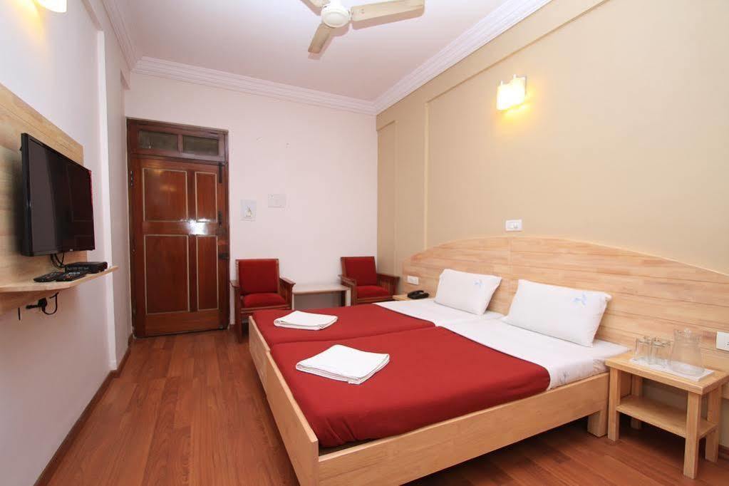 Hotel Vellara Bangalore Exterior photo