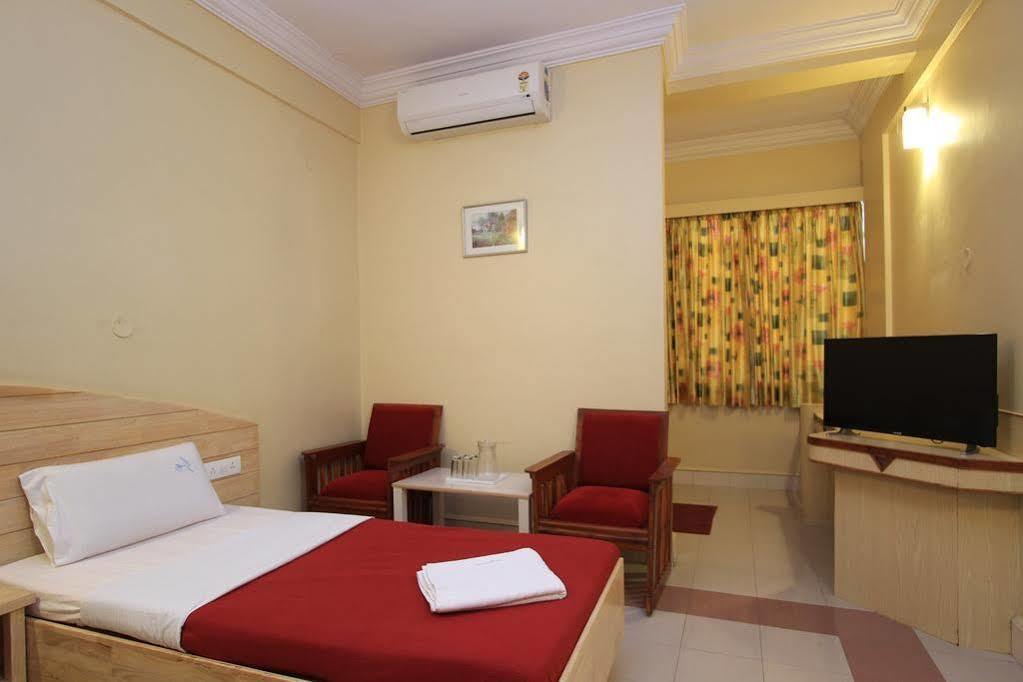 Hotel Vellara Bangalore Exterior photo