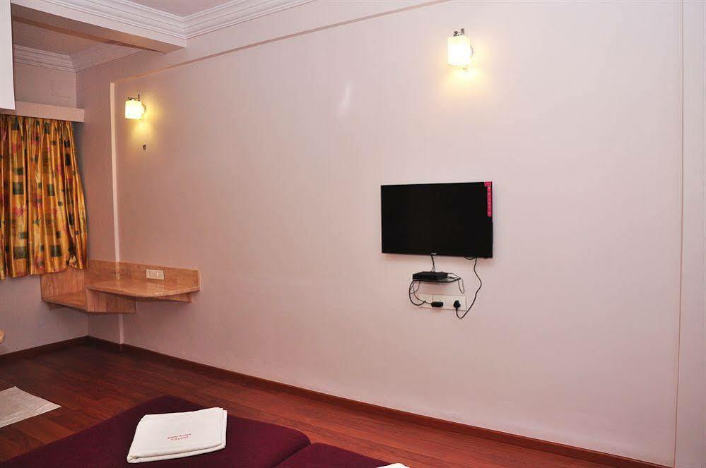 Hotel Vellara Bangalore Exterior photo